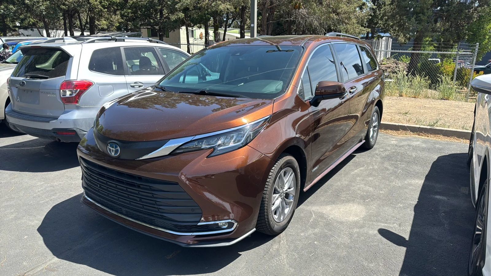  2021 Toyota Sienna XLE 7-Passenger FWD   