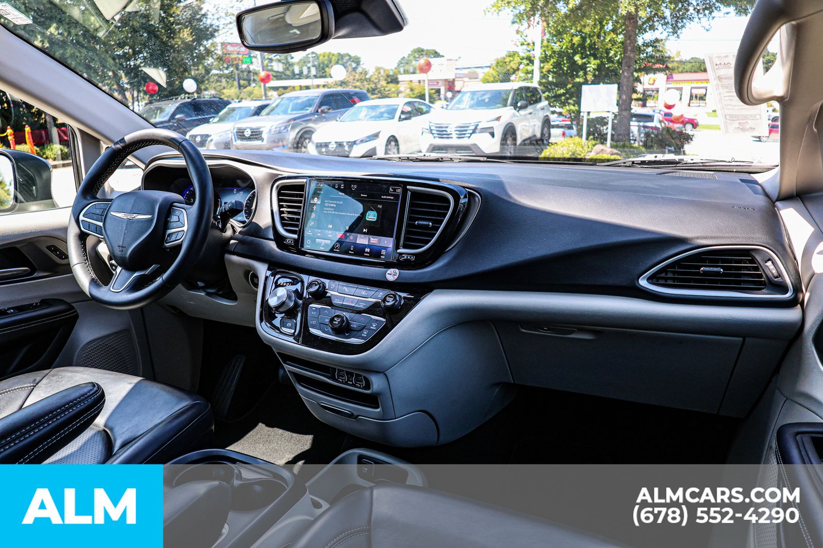 2023 Chrysler Pacifica Touring L photo 26