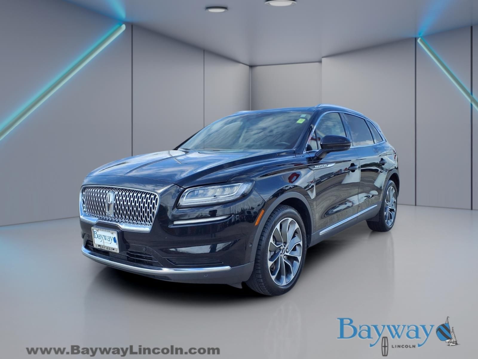 View vehicle photo 3