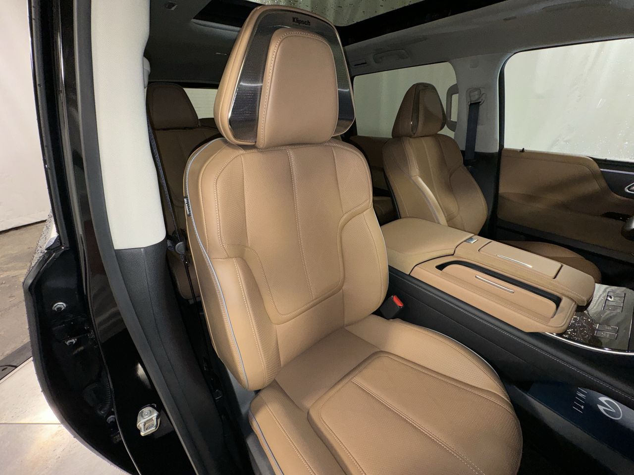 2025 Infiniti QX80 Sensory photo 29