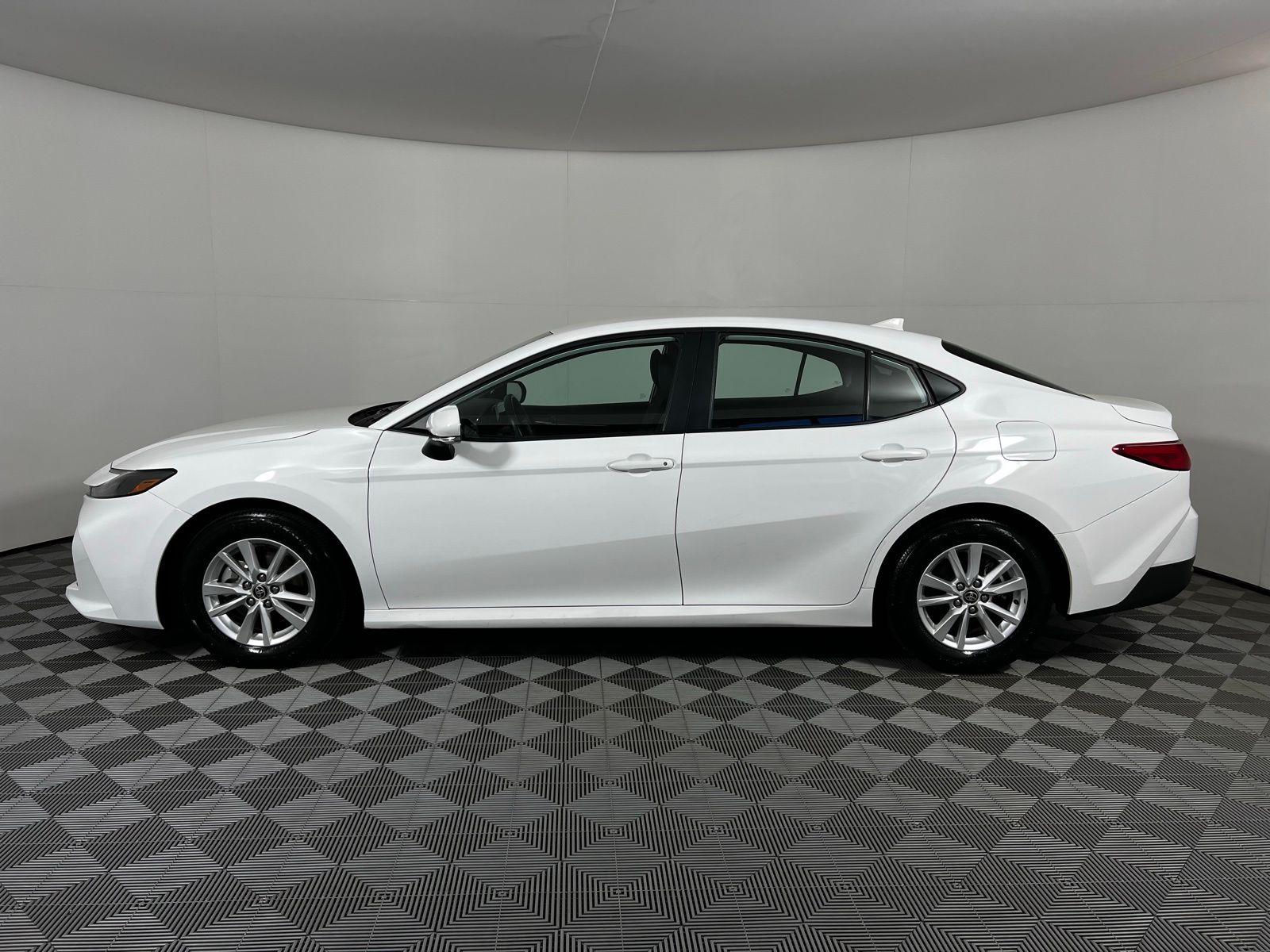 Thumbnail: 2025 Toyota Camry - 8