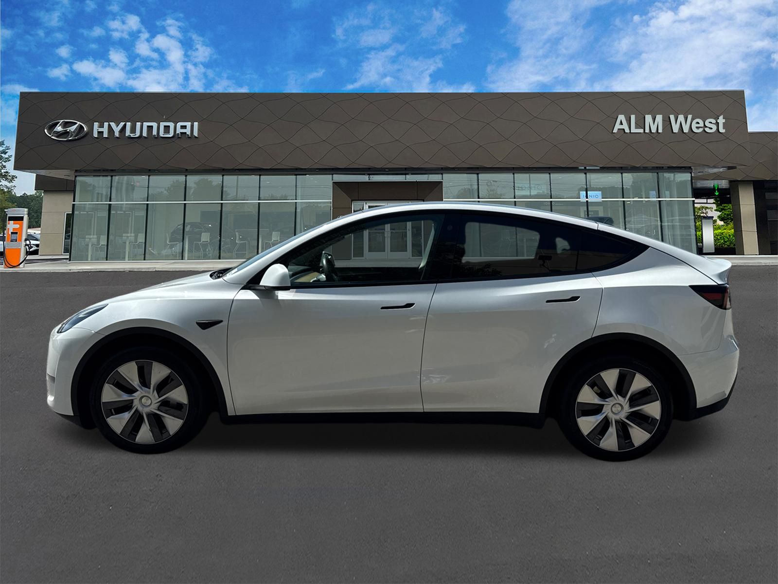 Used 2023 White Tesla Long Range image 8