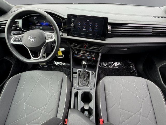 Used 2025 Black Volkswagen 1.5T Sport image 3