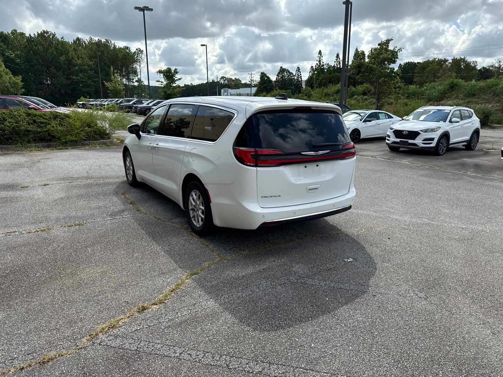 Used 2023 White Chrysler Touring L image 3