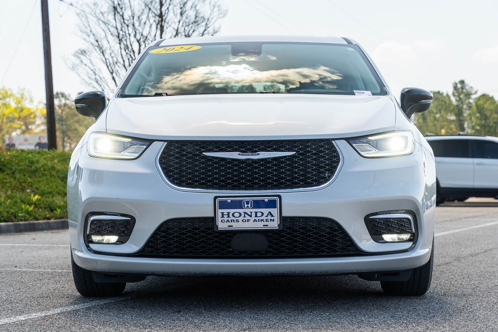 Used 2024 Chrysler Pacifica Van