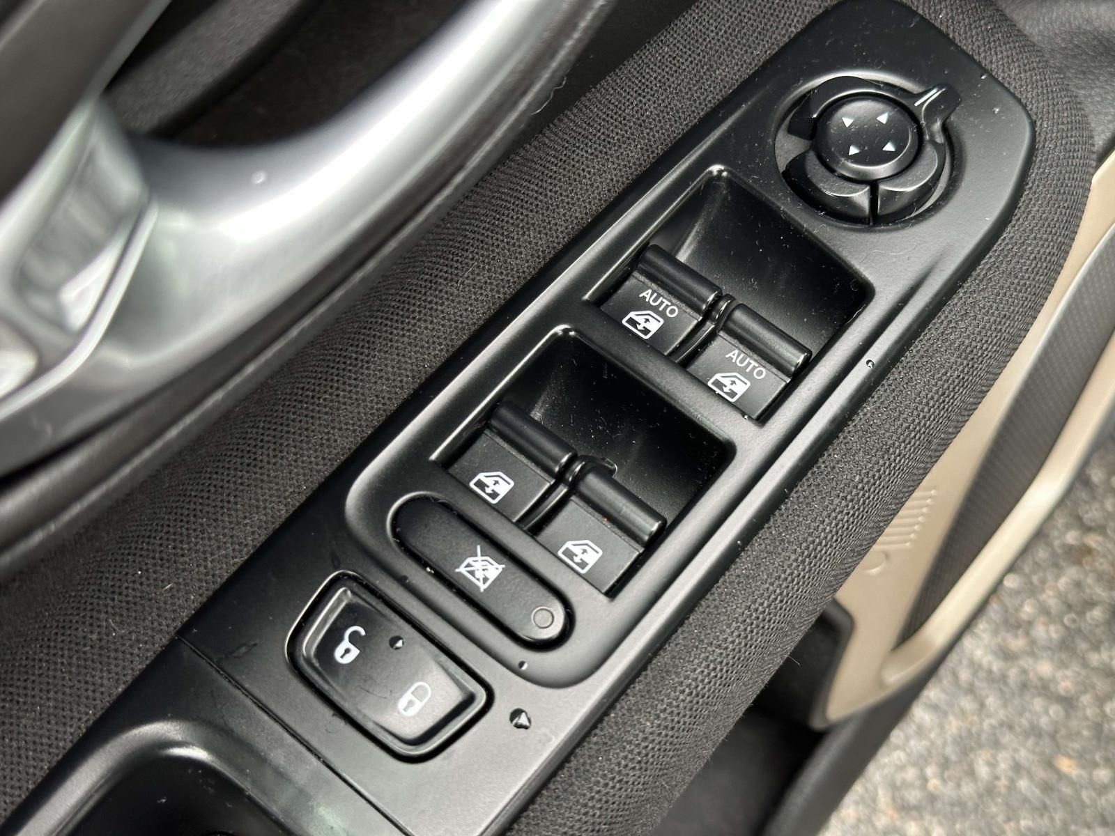 Used 2016 Silver Jeep Latitude image 24