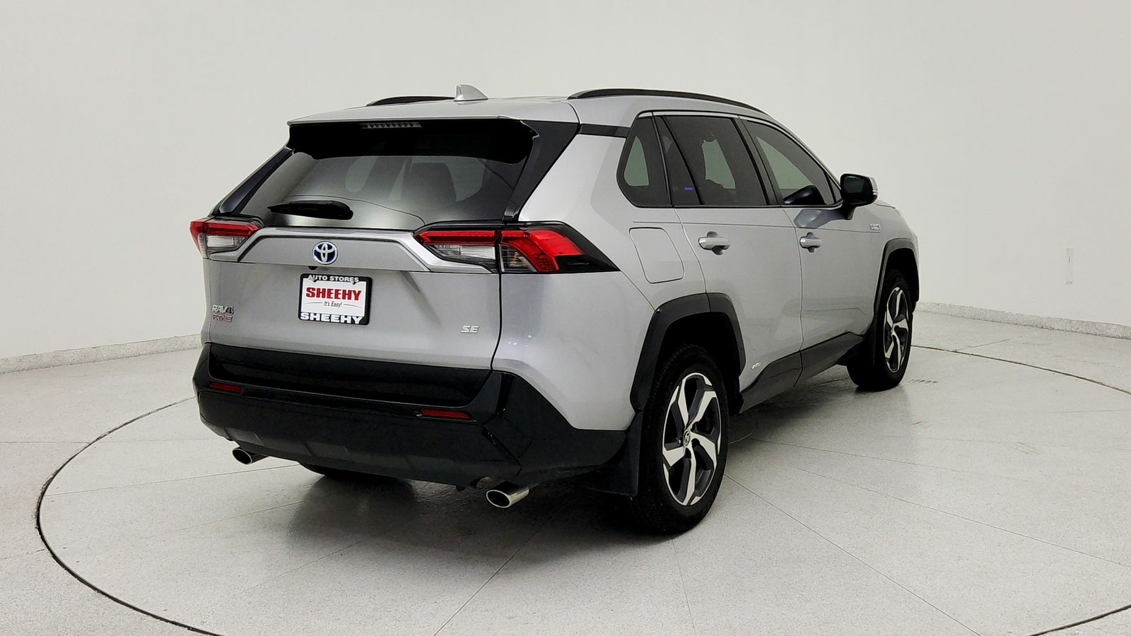 Used 2023 Silver Toyota SE image 6