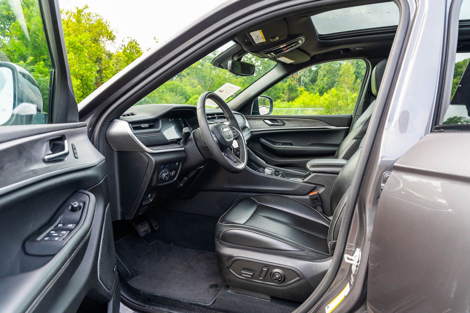Used 2024 Jeep Grand Cherokee SUV