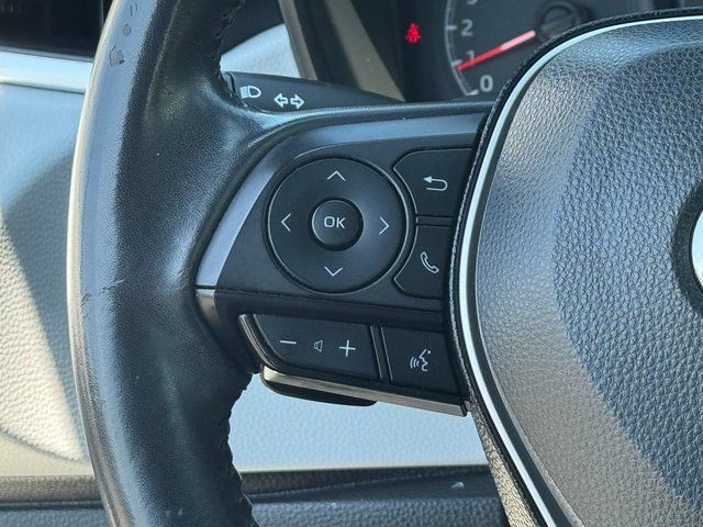 Used 2020 White Toyota SE image 16