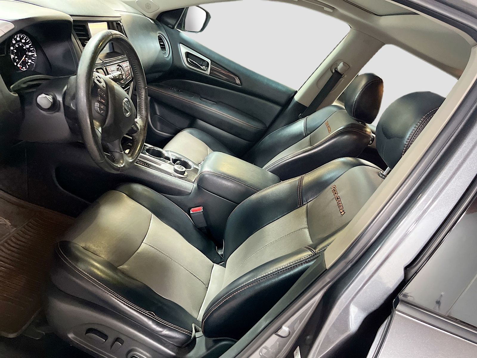 Used 2020 Gray Nissan SL image 21