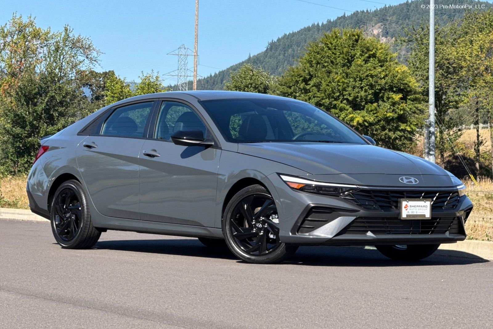 Ecotronic Gray 2026 Hyundai Elantra Sedan Front-Wheel Drive Continuously Variable Transmission