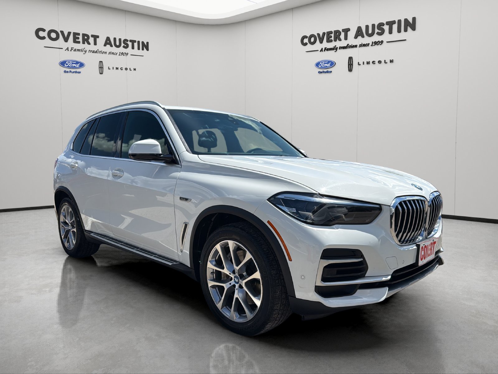 Used 2023 White BMW xDrive45e image 7