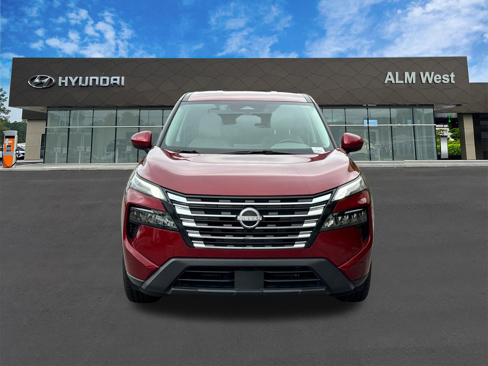 Used 2025 Red Nissan SV image 2