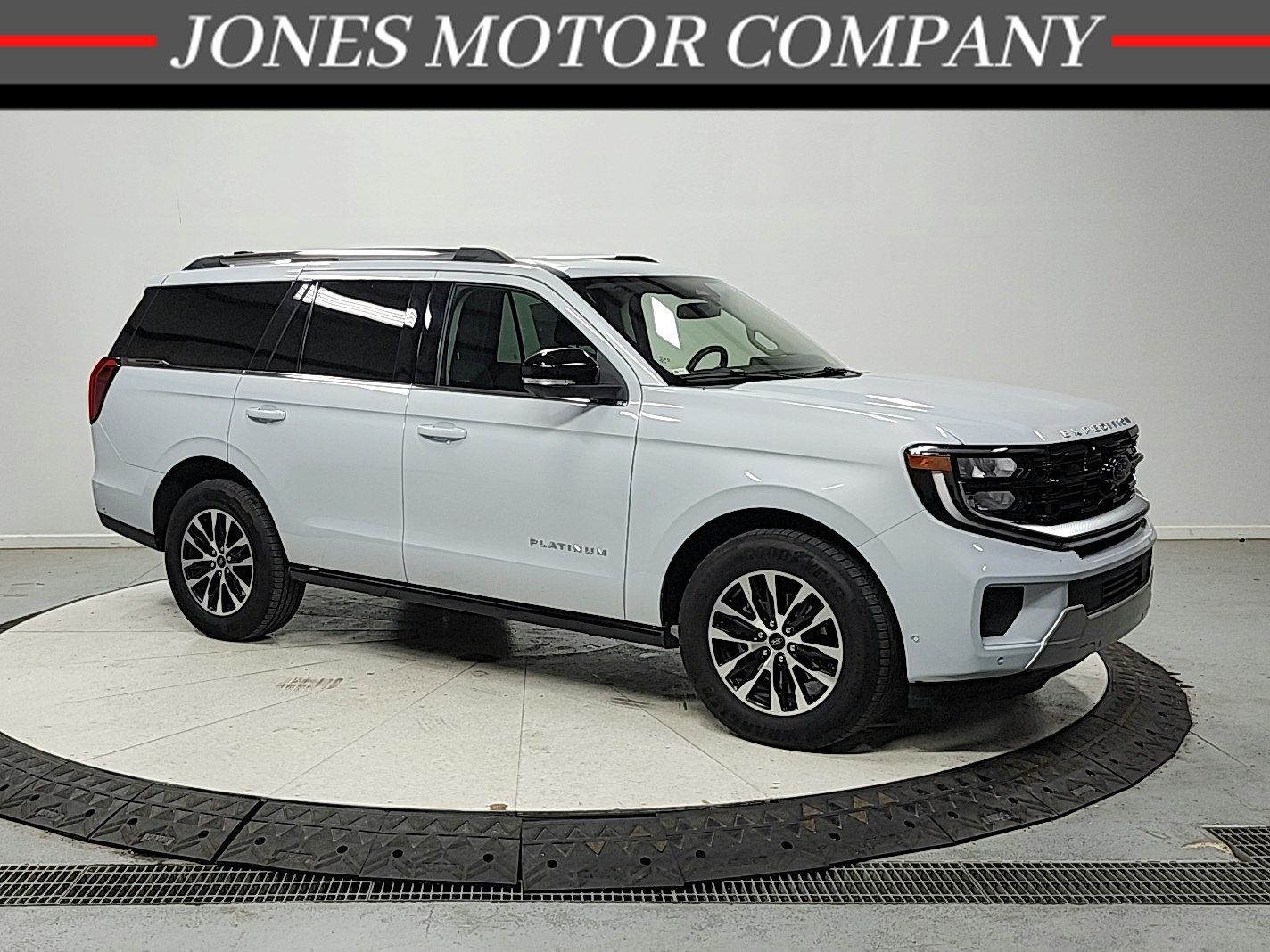 Silver Metallic 2025 Ford Expedition SUV / Crossover Four-Wheel Drive Automatic