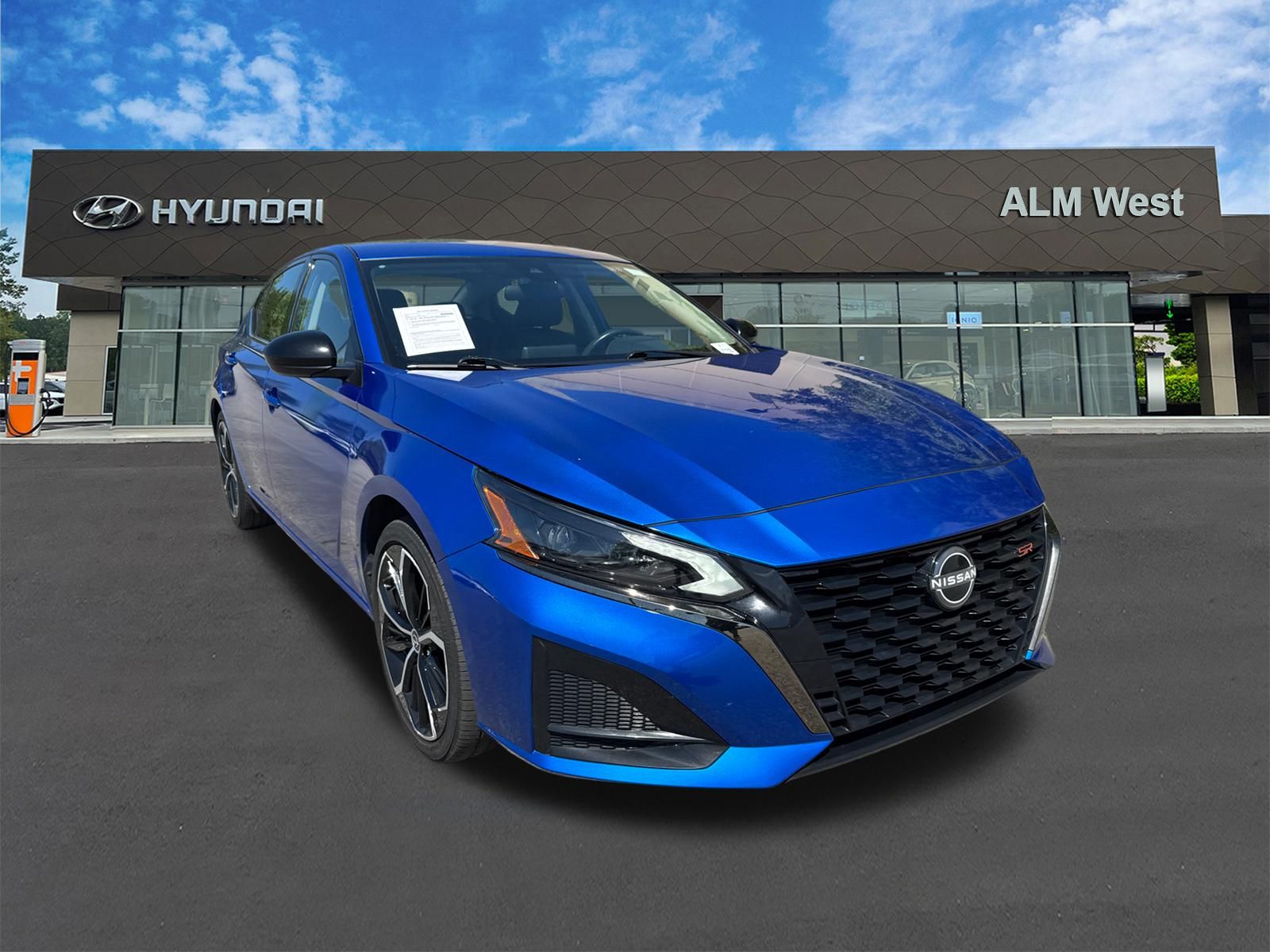 Used 2025 Blue Nissan 2.5 SR image 3