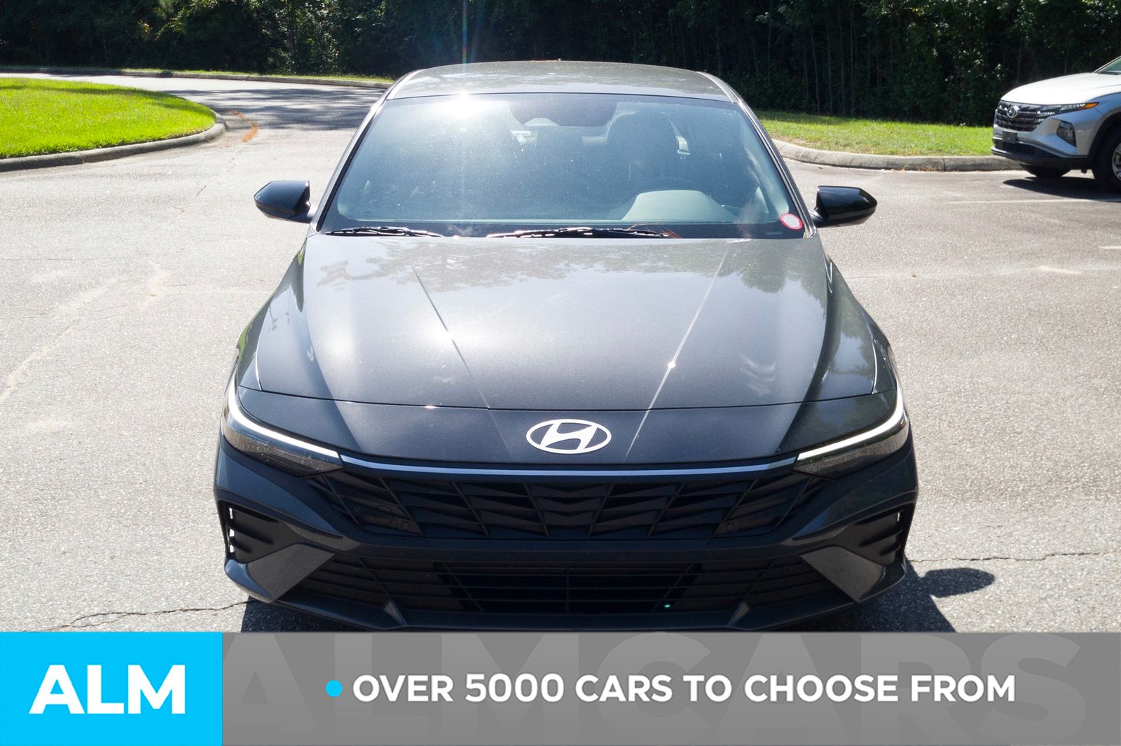 2025 Hyundai Elantra SEL Sport photo 2