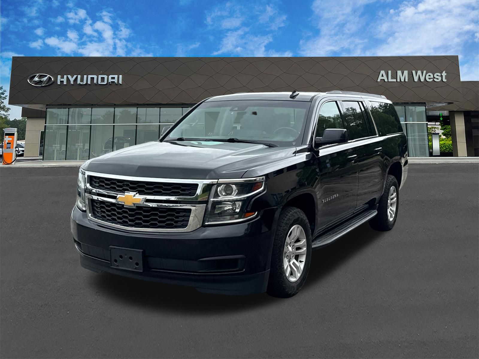 2018 Chevrolet Suburban 4WD 1500 LT's photo