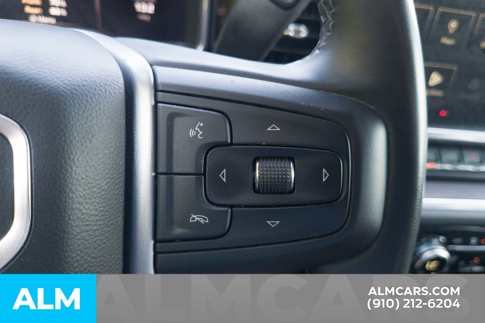 Used 2025 Summit White GMC SLT image 10