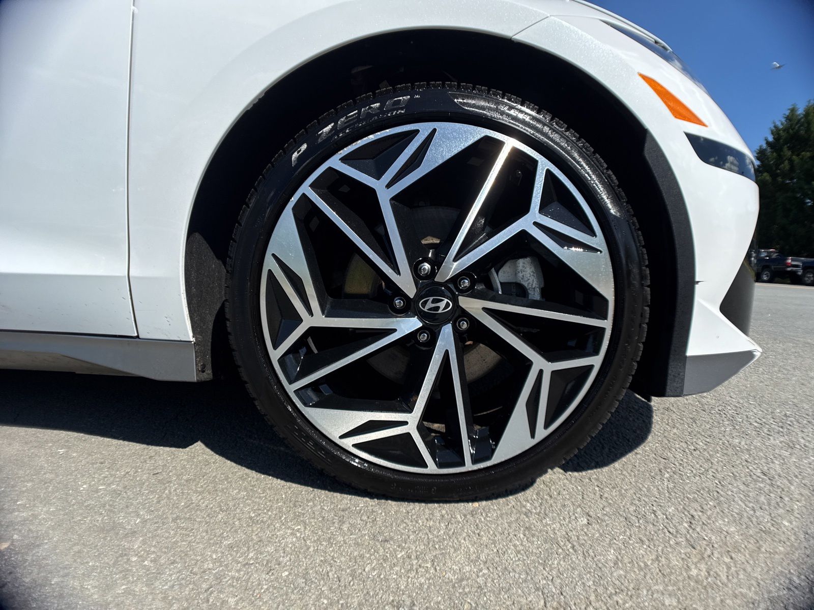 Used 2024 White Hyundai SEL image 15