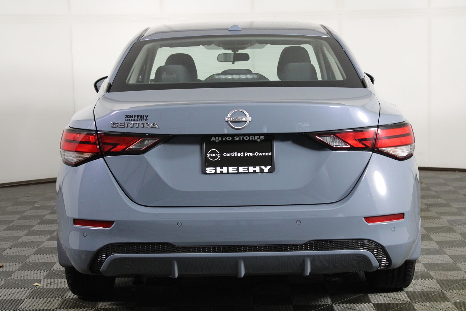 Used 2025 Gray Nissan SV image 7