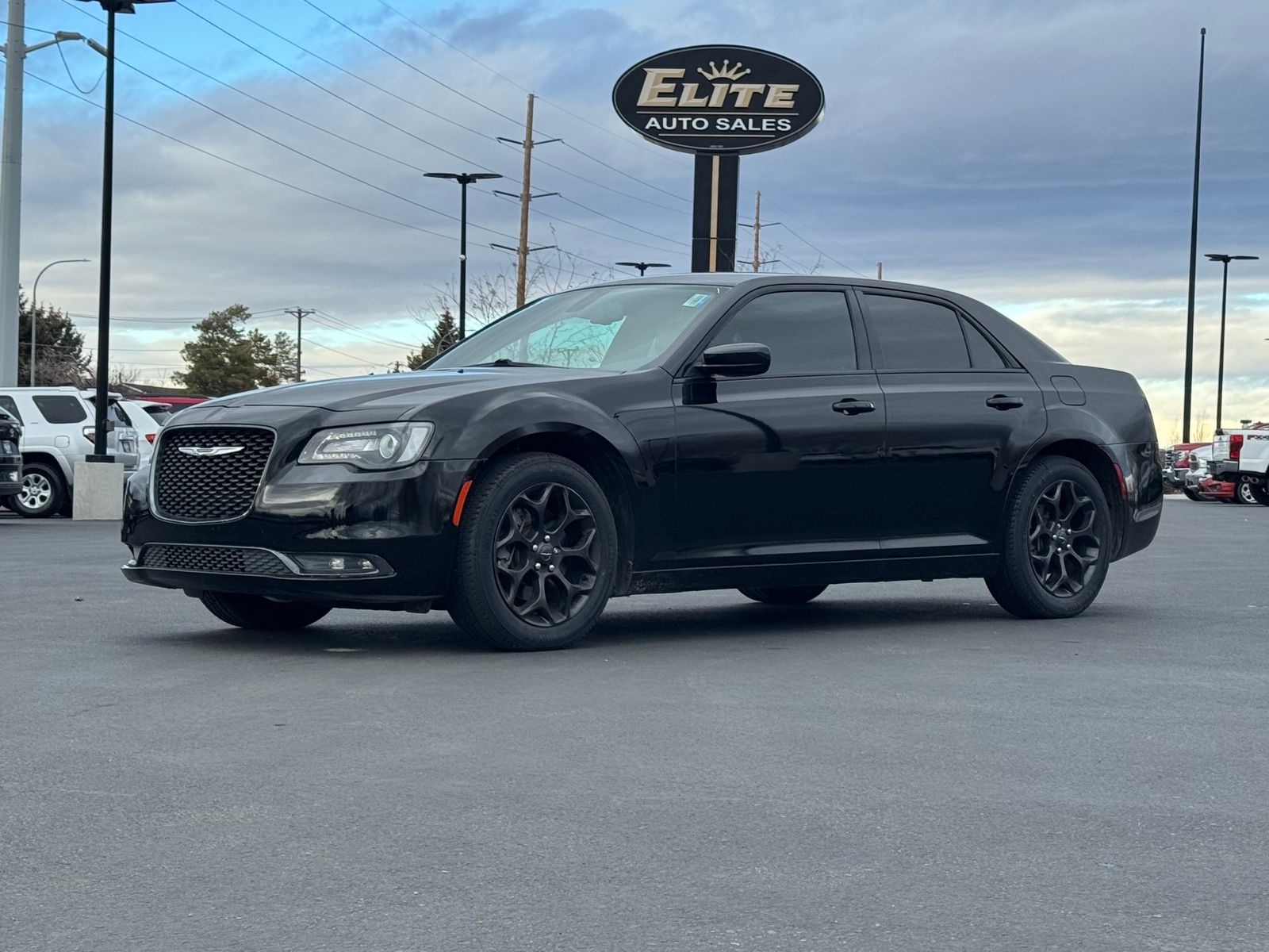 2019 Chrysler 300 S's photo