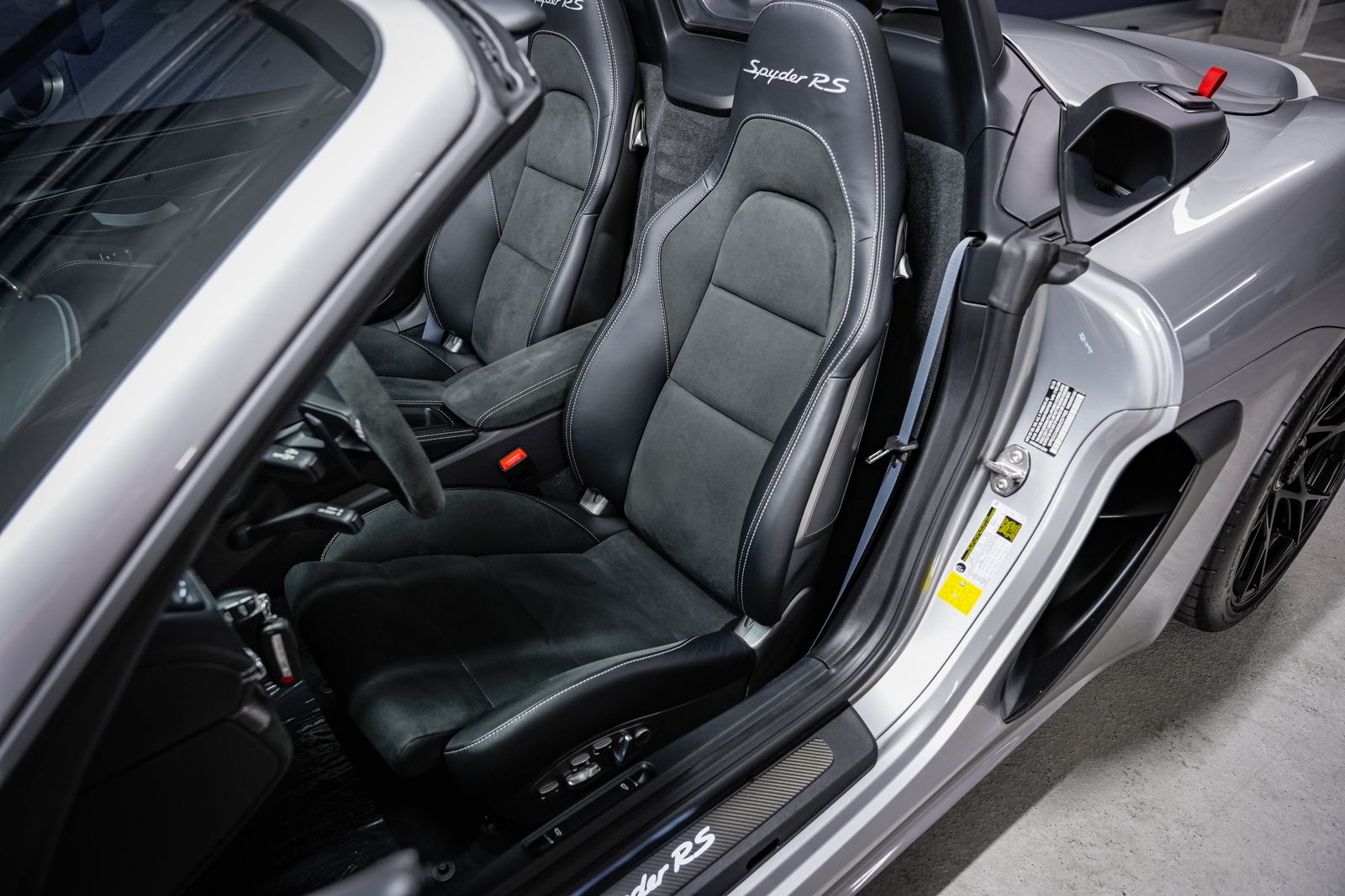 2025 Porsche 718 Spyder RS — photo 19