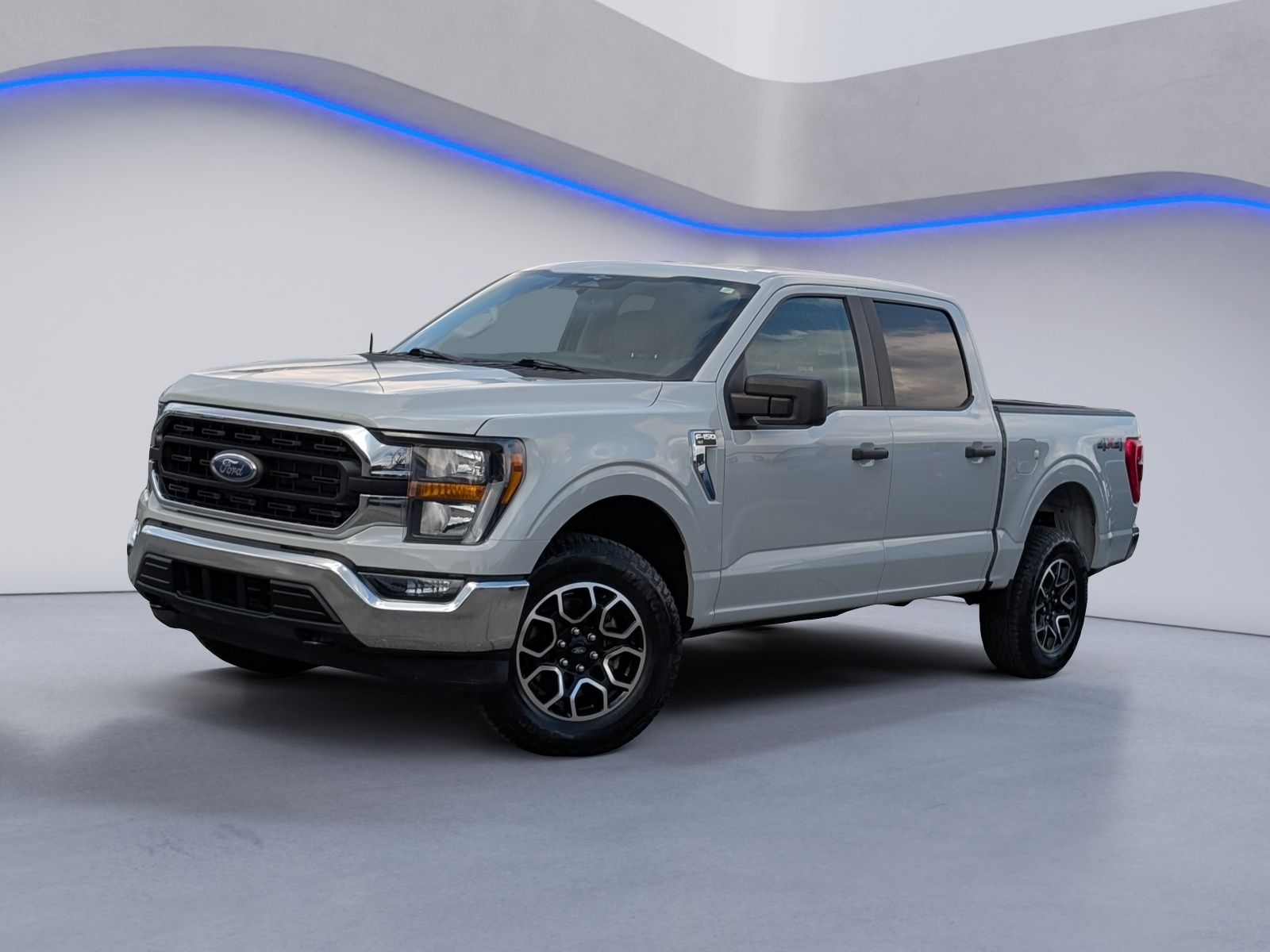 View vehicle photo 2