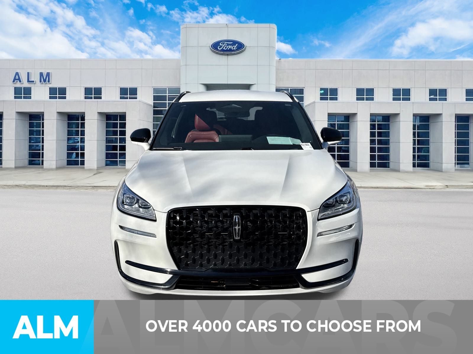 Used 2024 White Lincoln Reserve image 2