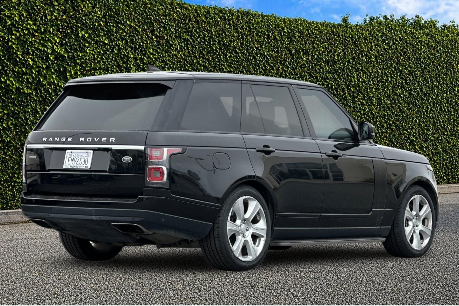 Used 2019 Black Land Rover 5.0L V8 Supercharged image 4