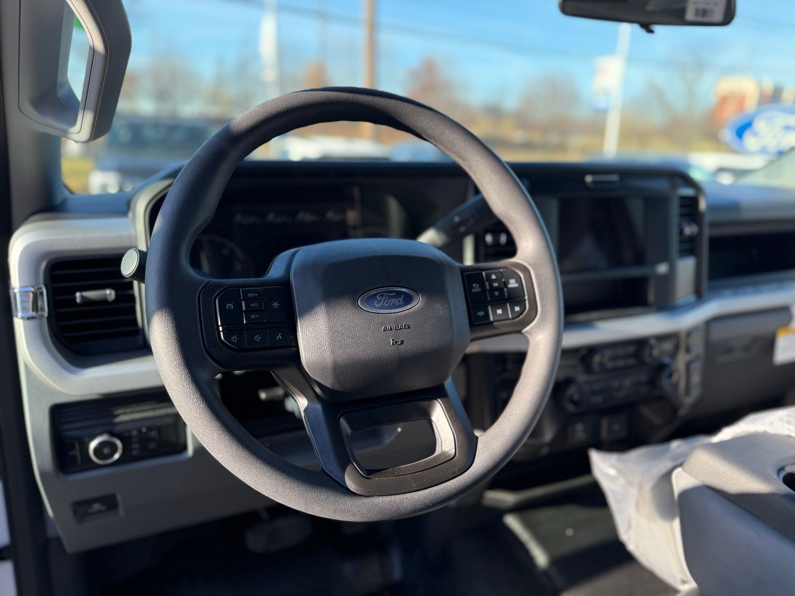 New 2026 Oxford White Ford XL image 30