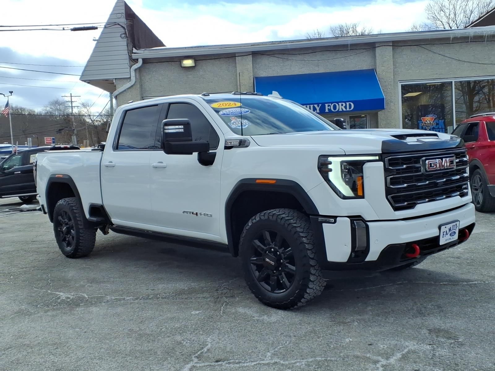 2024 GMC Sierra 3500HD AT4 Crew Cab 4WD