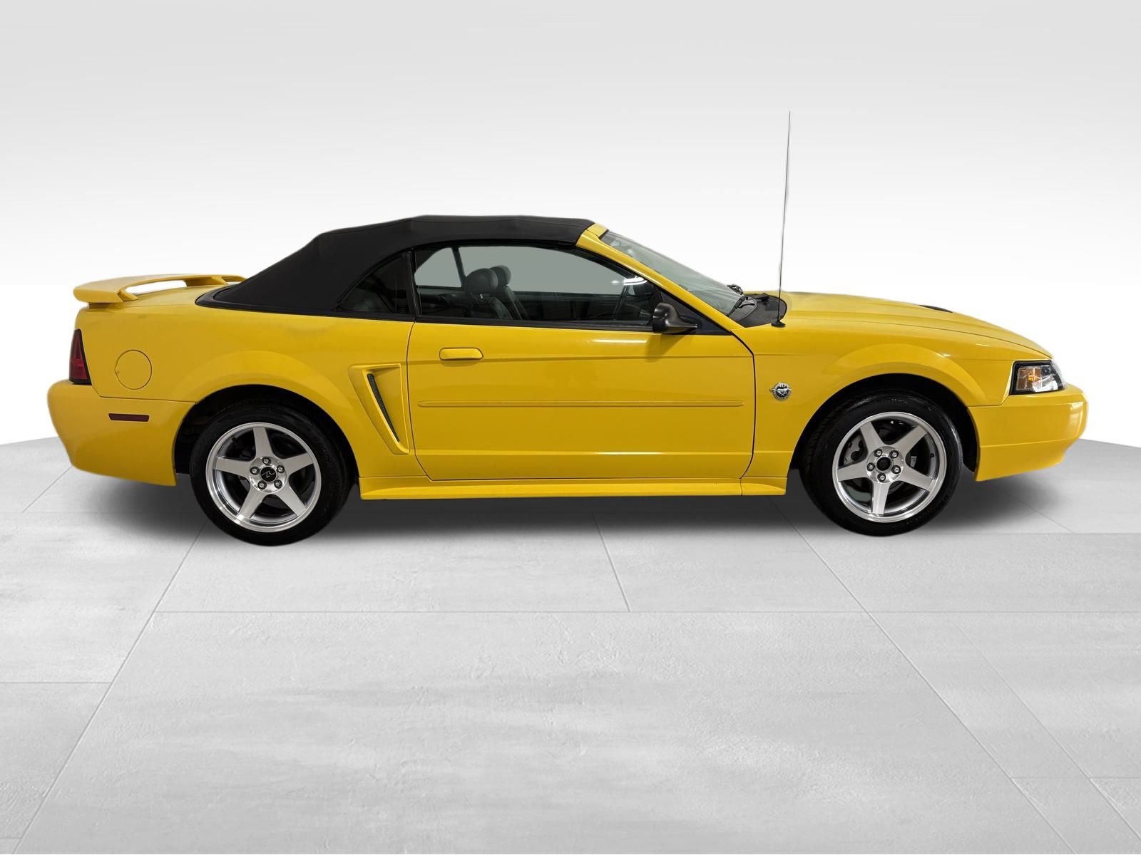 Used Car 2004 Ford Mustang  V6 For Sale Under $10,000 In Austin, Texas