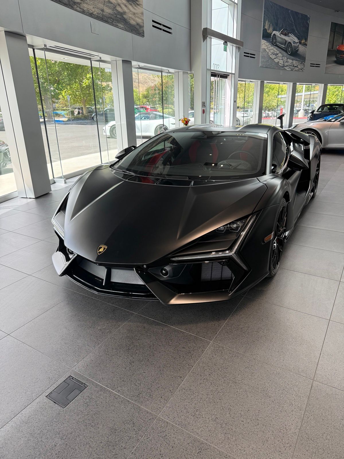 2024 Lamborghini Revuelto AWD — full photo 1 of 4
