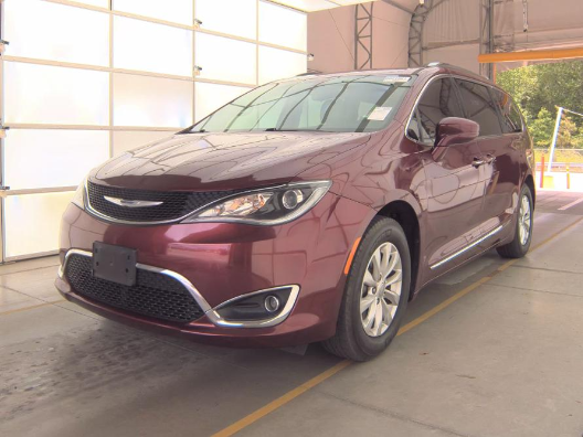 2018 Chrysler Pacifica Touring L's photo