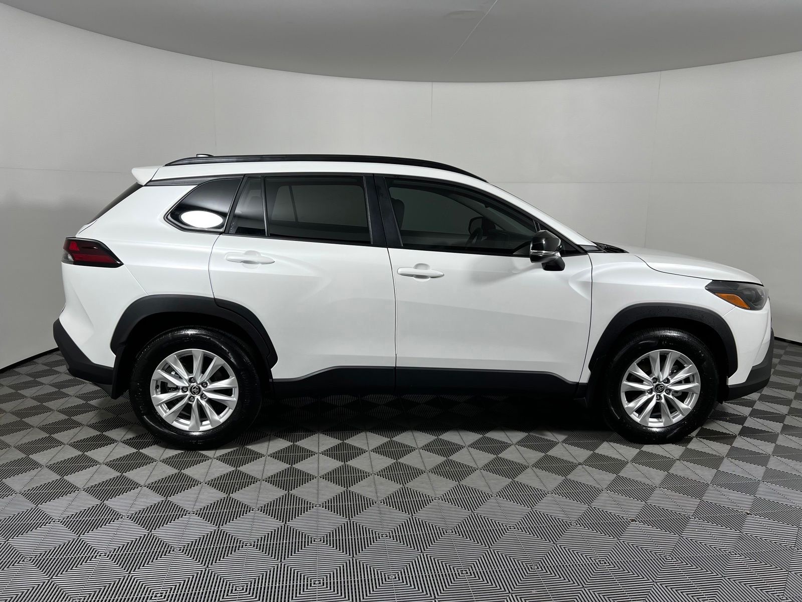 Thumbnail: 2026 Toyota Corolla Cross - 4