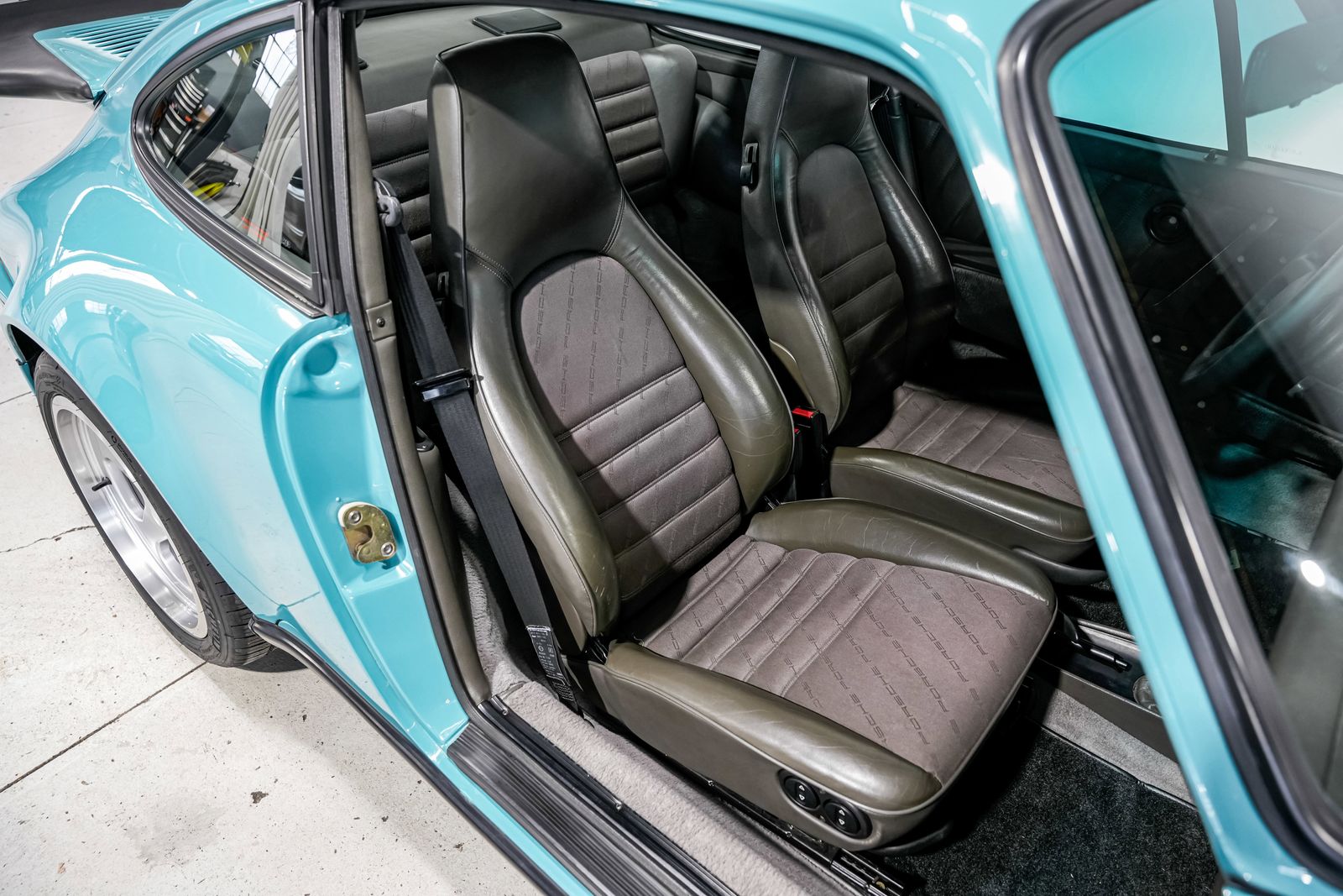 1988 Porsche 911 Carrera — photo 34