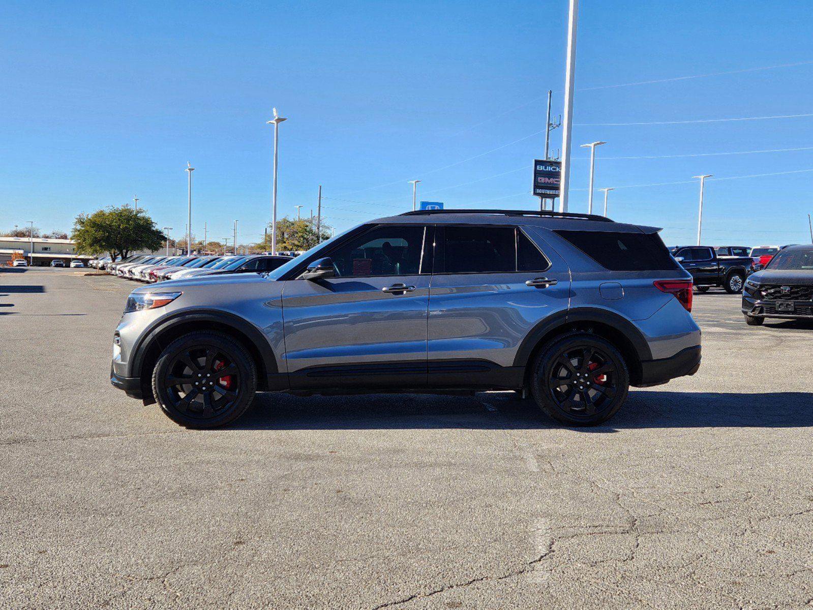 2024 Ford Explorer ST 5