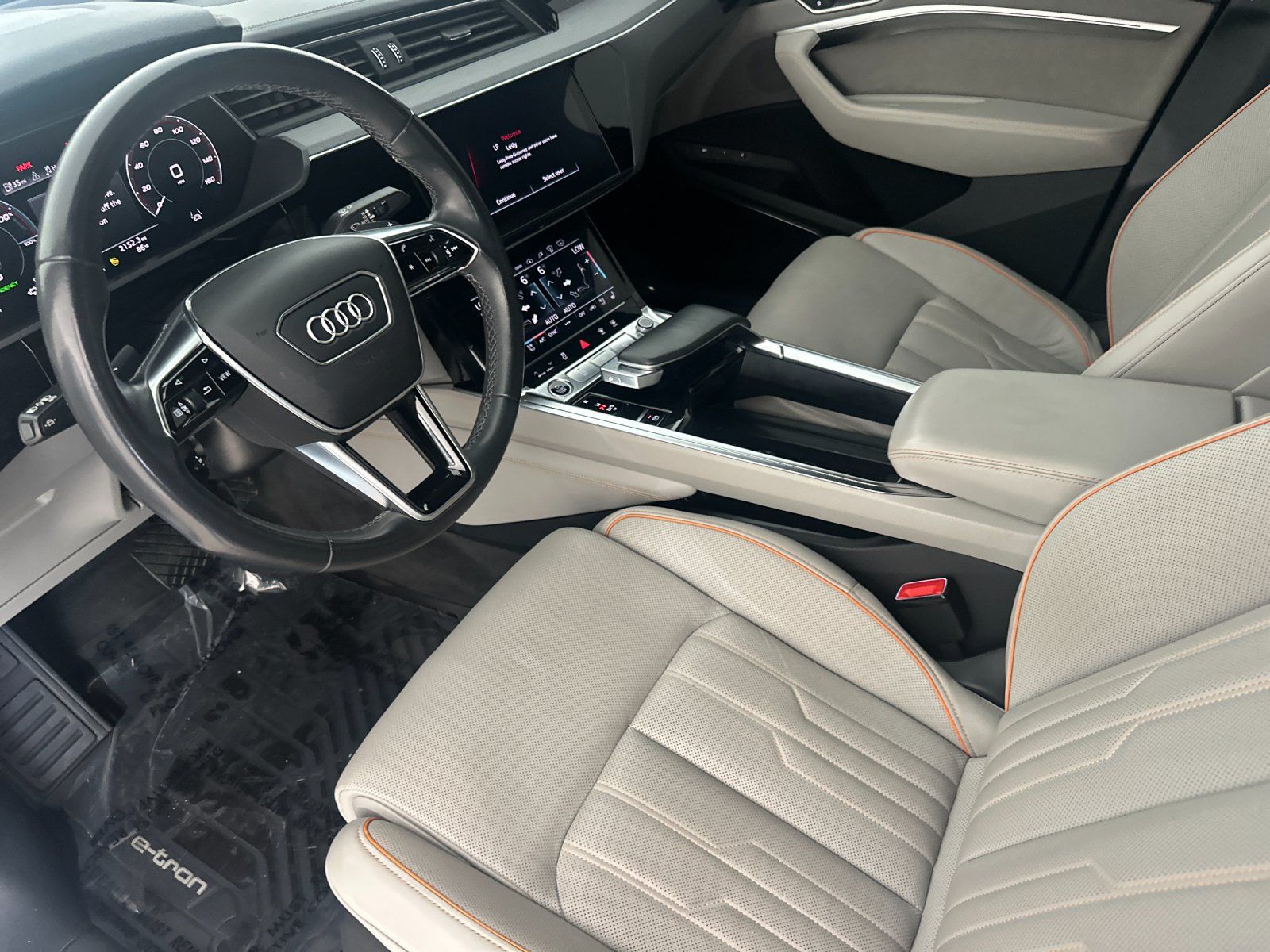 2024 Audi Q8 Sportback e-tron Prestige — full photo 10 of 27