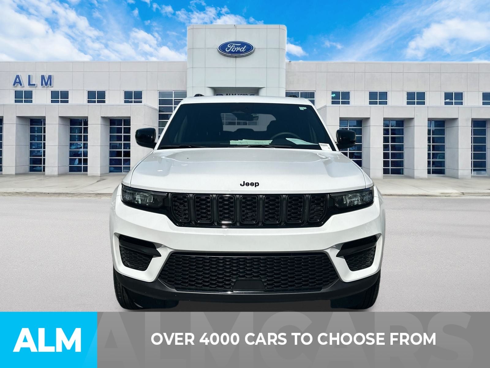 Used 2025 White Jeep Altitude image 2