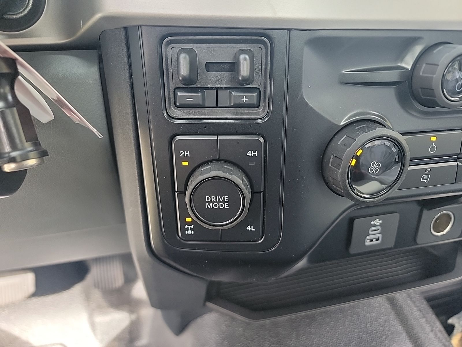 New 2025 Oxford White Ford XL image 29