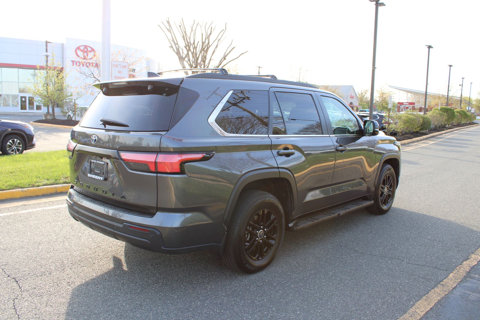 View vehicle photo 7