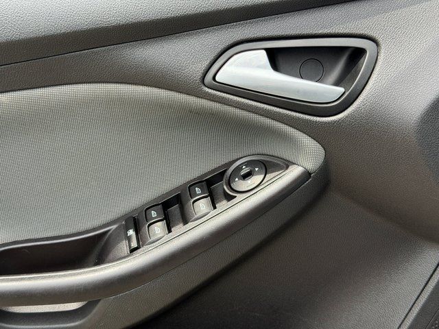 Used 2014 Sterling Gray Metallic Ford SE image 22