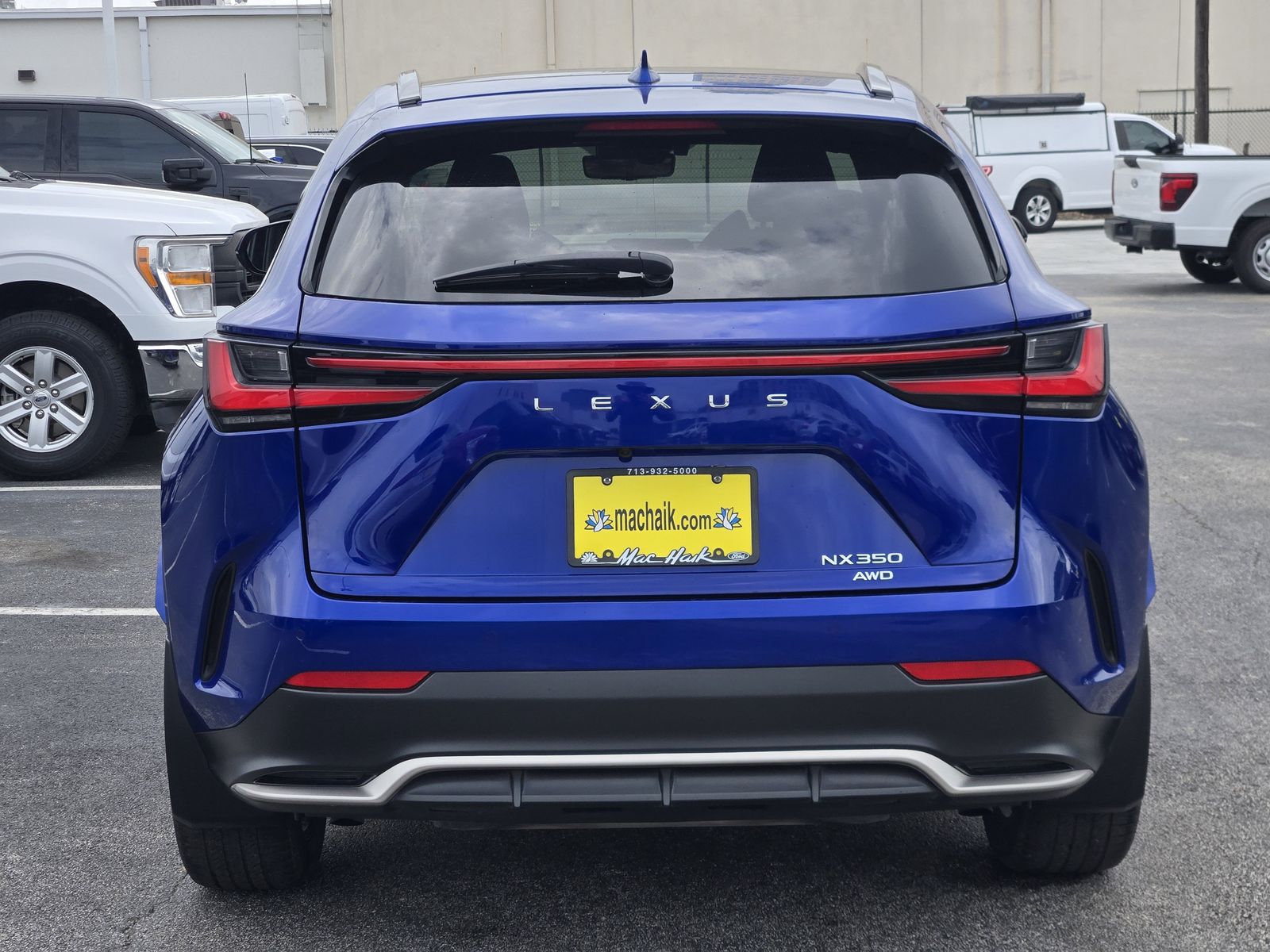 View vehicle photo 6