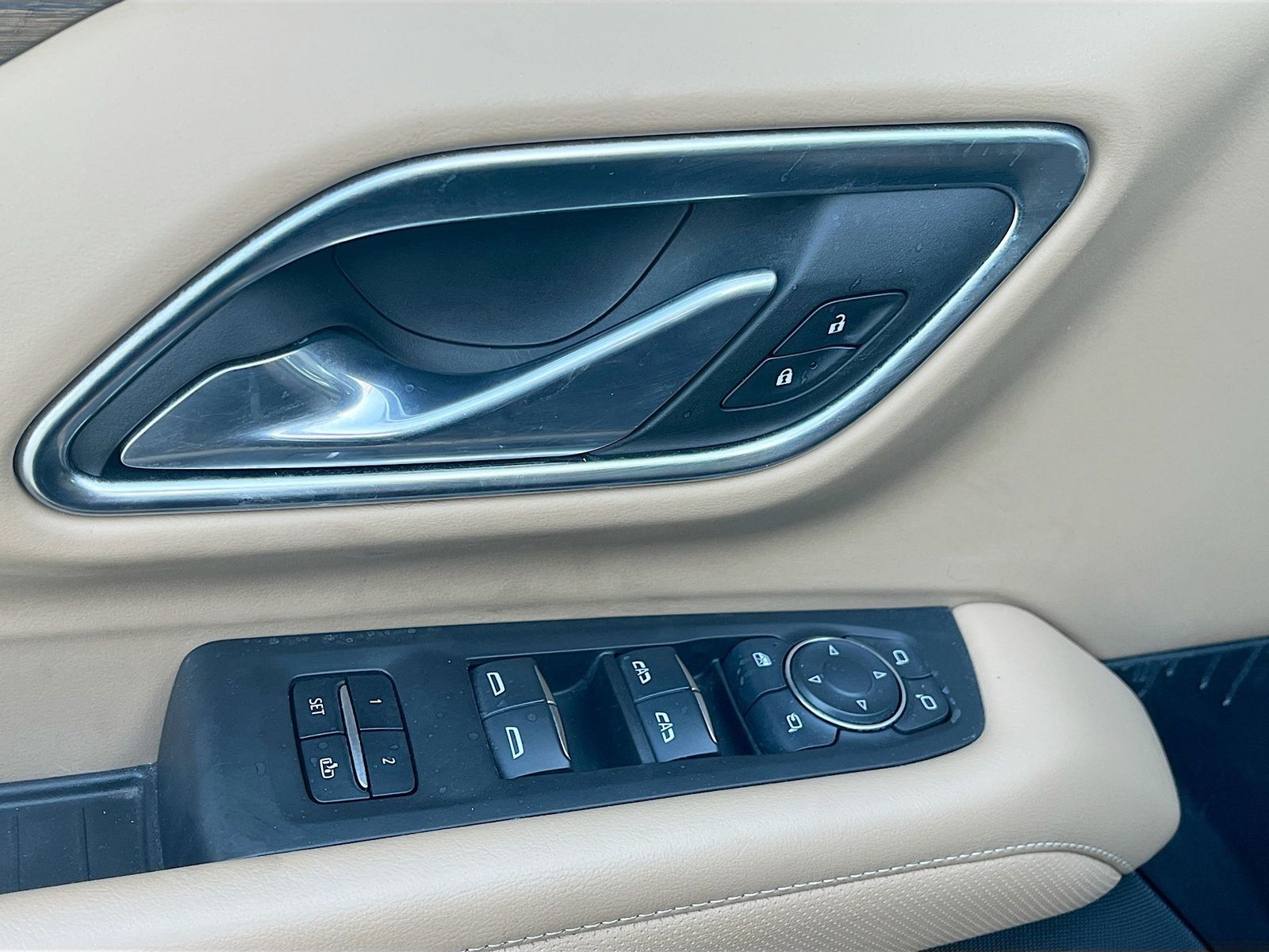 Used 2024 Blue Chevrolet Premier image 18