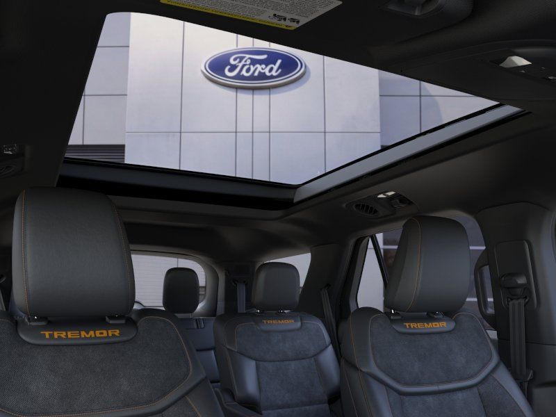 New 2026 Space White Metallic Ford Tremor image 22