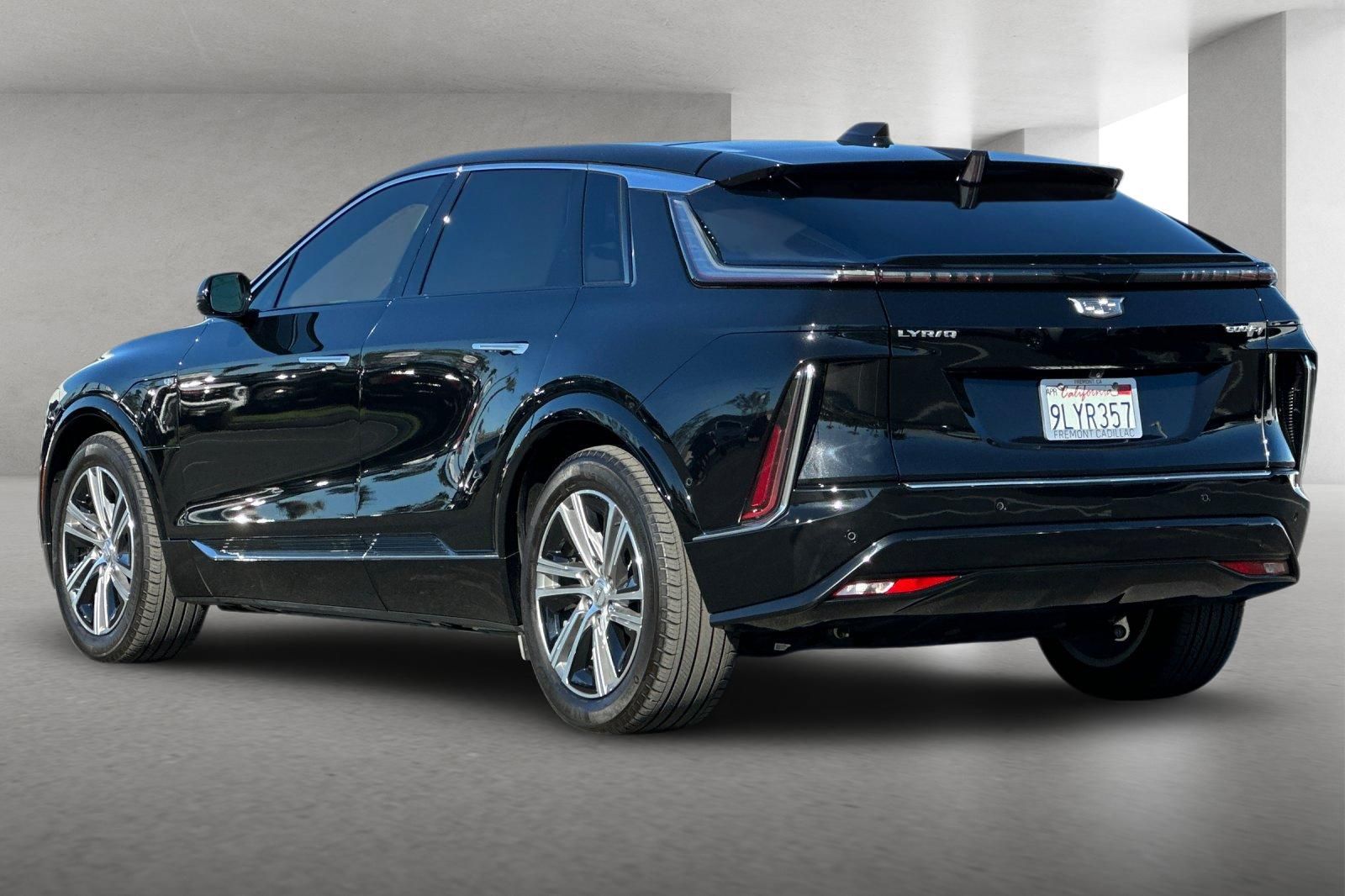 View vehicle photo 5