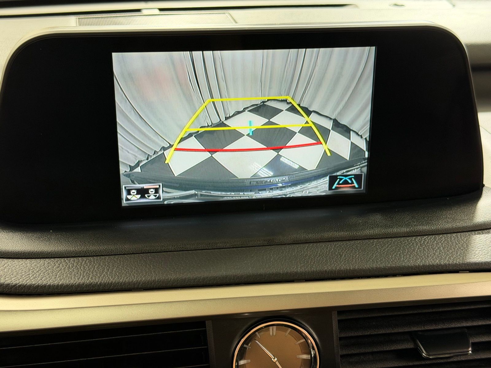 Used 2021  Lexus 350 image 21