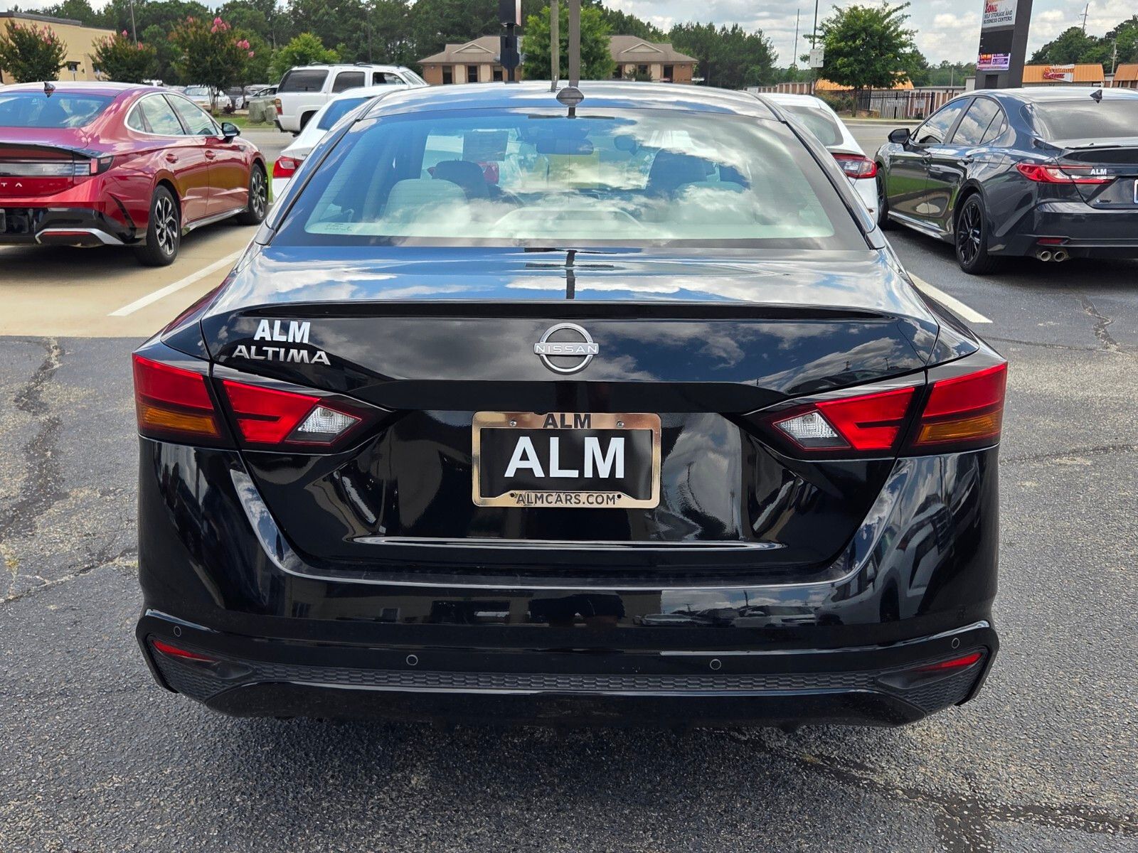 Used 2025 Super Black Nissan 2.5 SV image 10