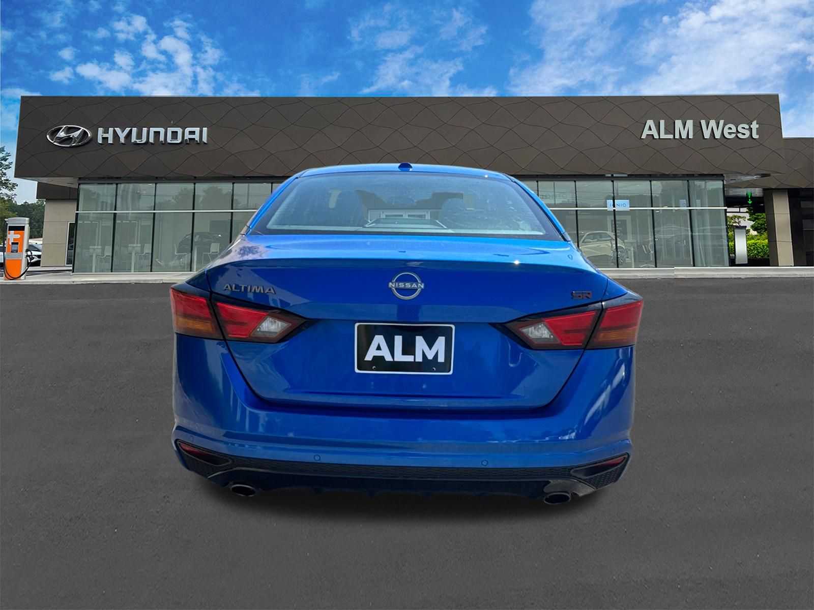 Used 2025 Blue Nissan 2.5 SR image 6