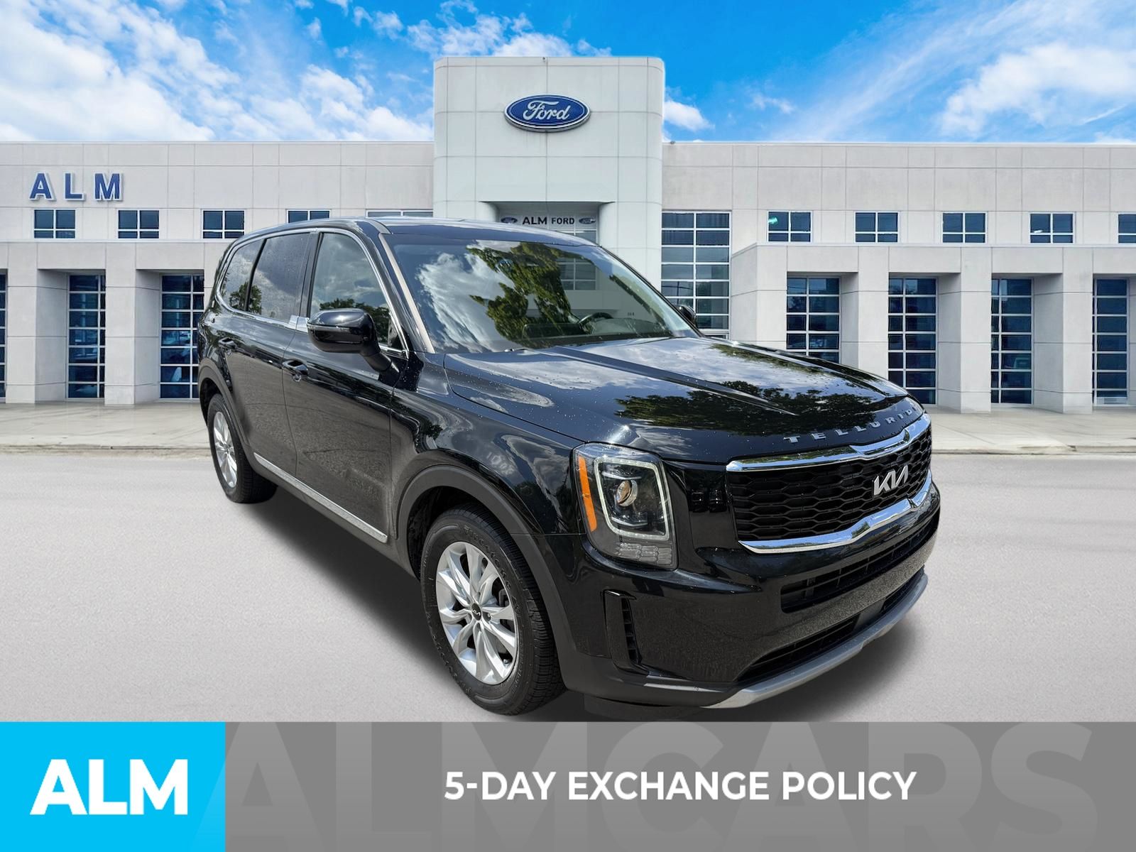 Used 2022 Black Kia LX image 3